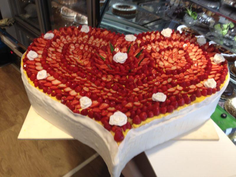 torta con base in polistirolo