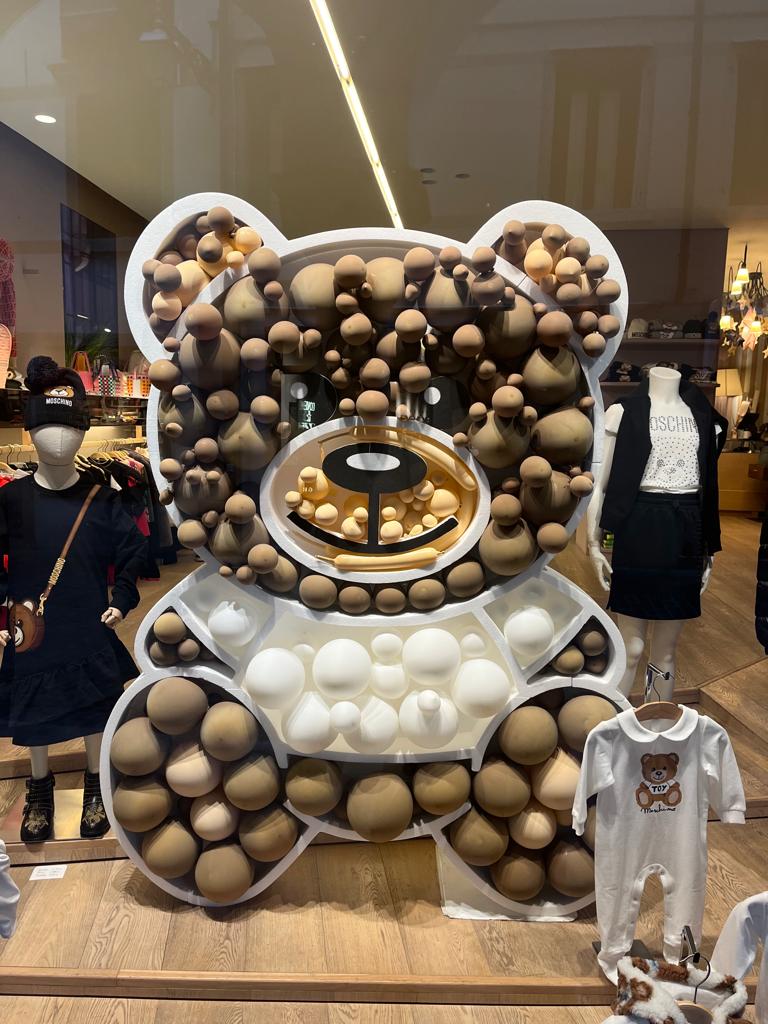 orso in eps per allestimento vetrina