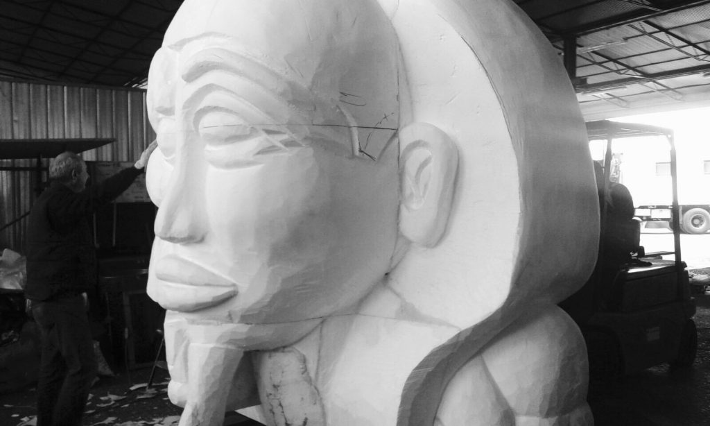 testa fresata 3D in polistirolo per allestimento carro di Carnevale