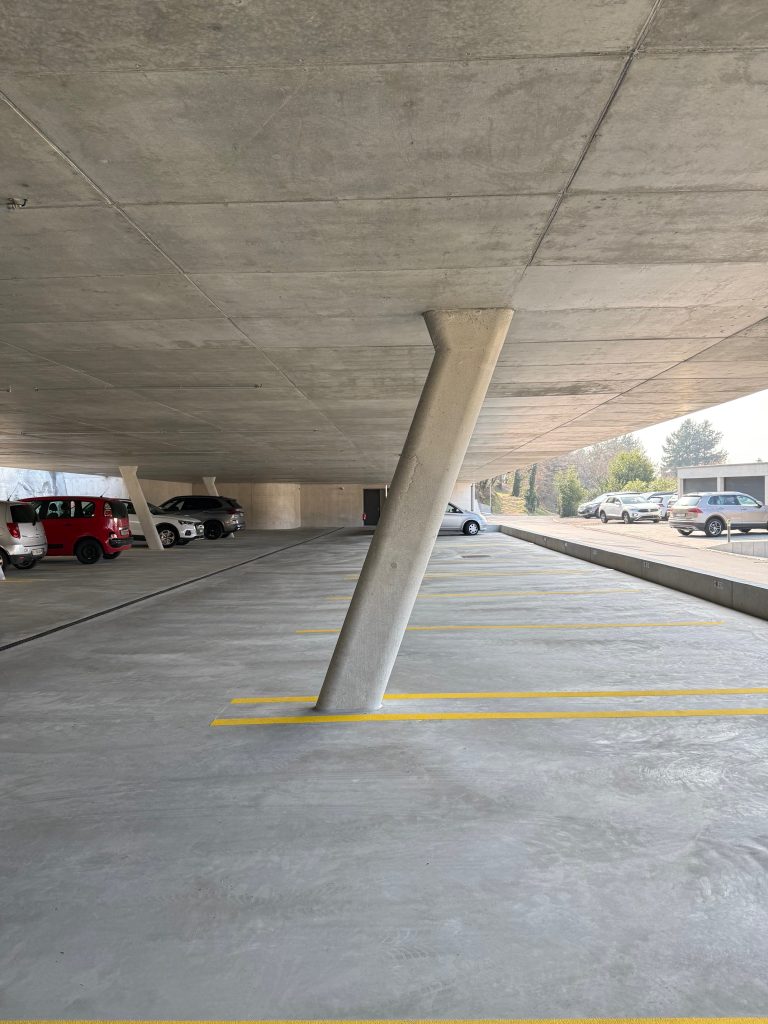 colonna in cemento costruita con cassero in eps con pellicola