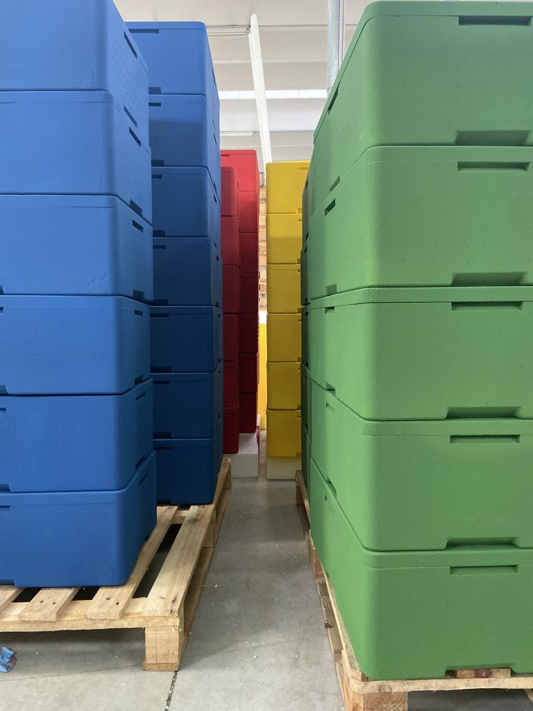 scatole isotermiche in eps stampate colorate per allestimento